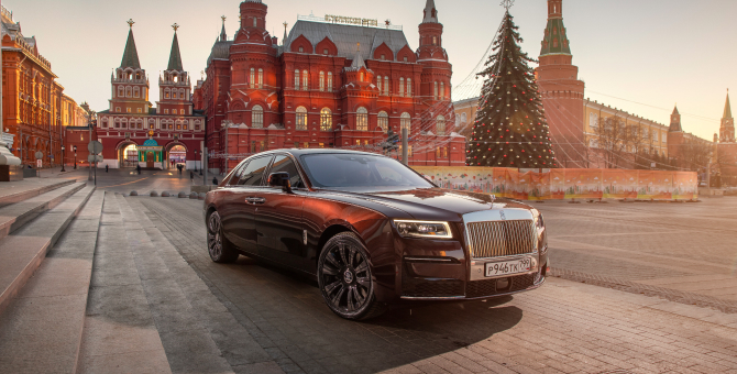 Rolls-Royce представил в Москве обновленный автомобиль Ghost