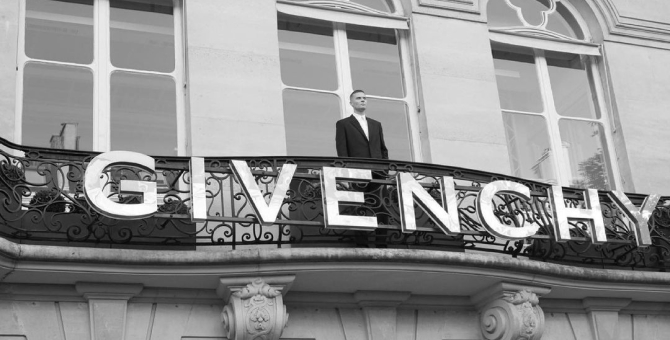 Мэттью Уильямс отметил год работы в Givenchy