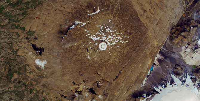 Власти Исландии простились с погибшим ледником Окйекудль