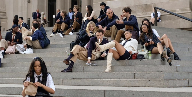 HBO Max продлил сериал «Сплетница» на второй сезон