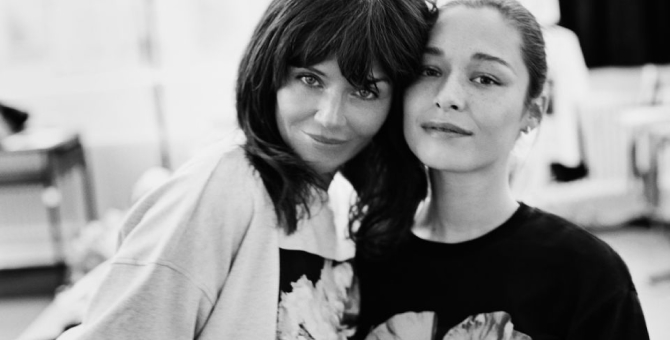 Хелена Кристенсен сделала свитшоты с цветами для H&M