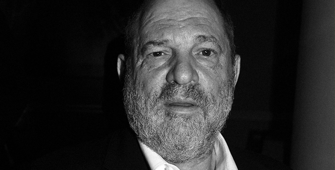 Харви Вайнштейна обвинили в изнасиловании 16-летней модели