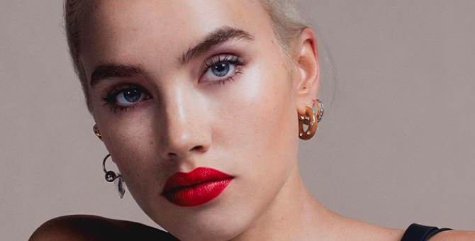 Исамайя Френч стала глобальным бьюти-директором Burberry Beauty