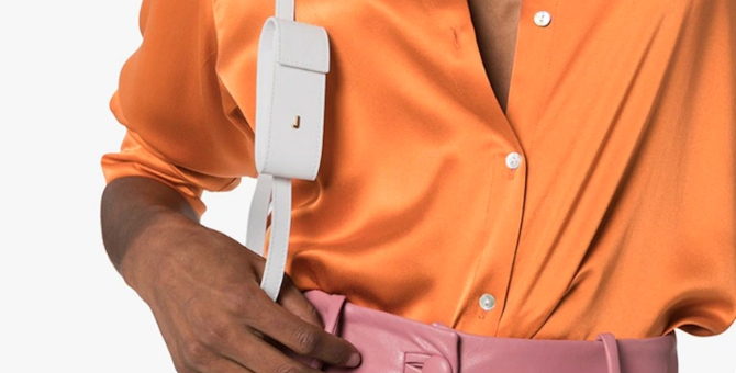 Jacquemus выпустил новую микросумку — в нее поместится только помада