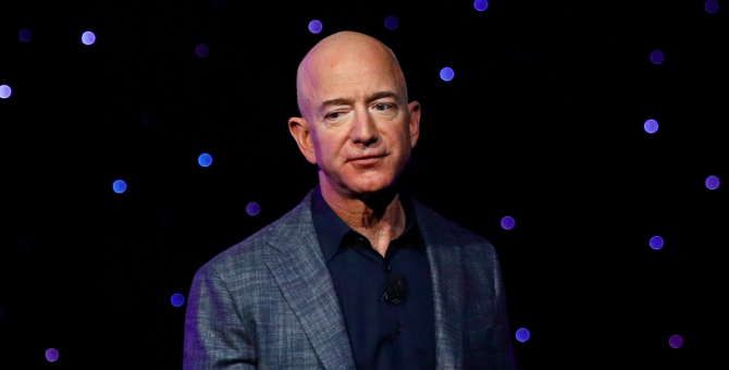 Компания Джеффа Безоса Blue Origin собирается провести первый космический полет с экипажем уже весной