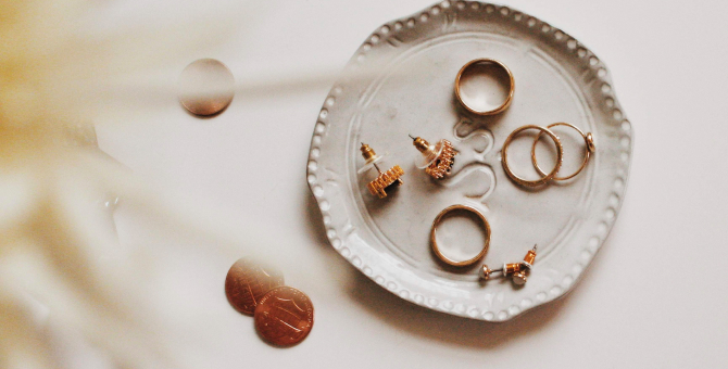 За время карантина в Великобритании выросли продажи ювелирных украшений