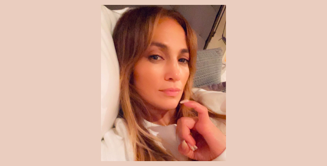 Дженнифер Лопес выложила селфи без макияжа, чтобы поддержать борьбу с климатическими изменениями