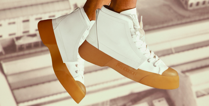 JW Anderson запустил продажи дебютной коллекции кроссовок