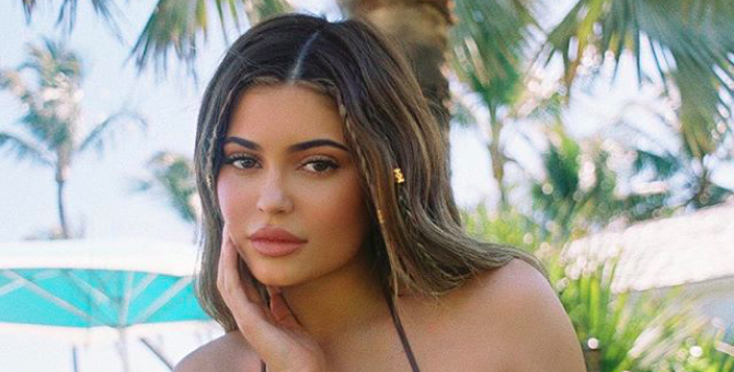 Кайли Дженнер второй год подряд стала самым молодым миллиардером по версии Forbes