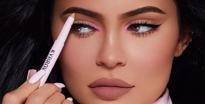 Что вошло в коллекцию Кайли Дженнер для макияжа бровей