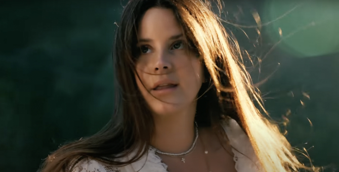 Лана Дель Рей выпустила еще один клип на трек «Arcadia»