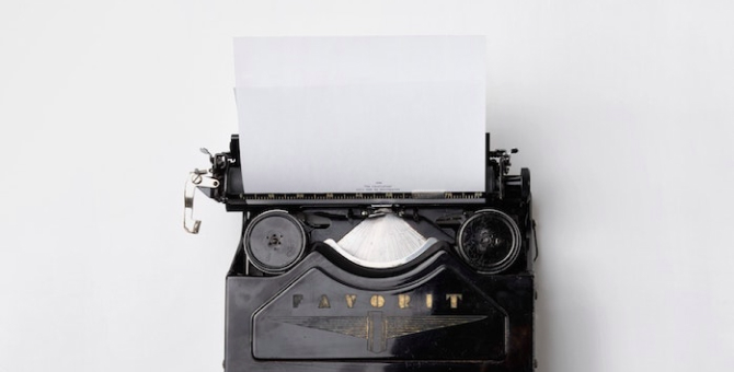 Маргарет Этвуд, Джоан Роулинг и другие известные люди подписали открытое письмо о борьбе за гражданские права