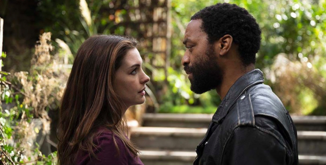 HBO Max показал трейлер карантинной комедии «Взаперти» с Энн Хэтэуэй