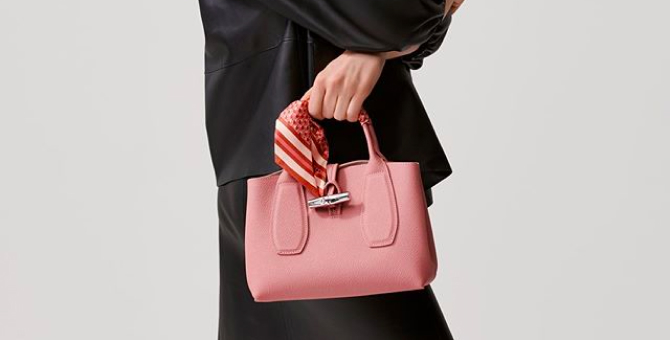 Longchamp закрывает бутики на территории России