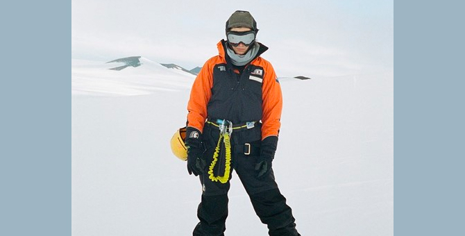 Певица Лорд выпустит книгу о своем путешествии по Антарктике