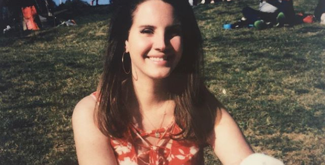 Лана Дель Рей выпустит видео сразу на две свои новые песни