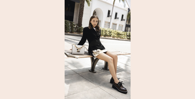 Louis Vuitton сделал обувную съемку с блогером Эммой Чемберлен