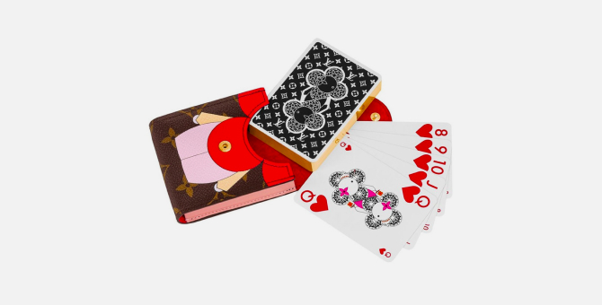 Louis Vuitton выпустил скакалку и игральные карты с монограммами