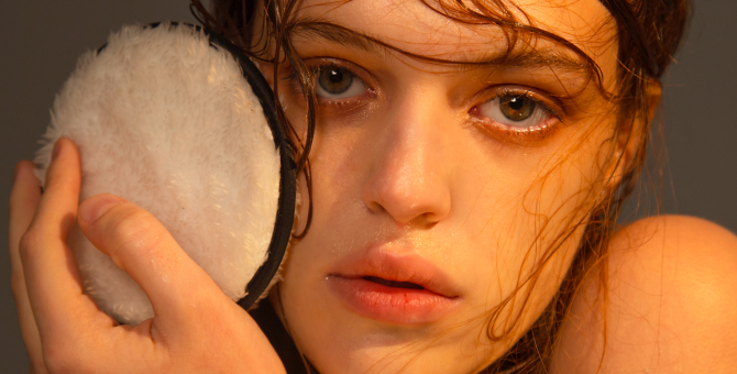 Бренд Marble Lab представил паффы для снятия макияжа