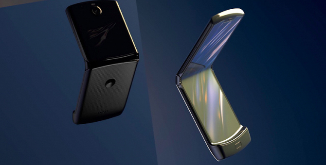 На новую версию телефона Motorola Razr можно оформить предзаказ