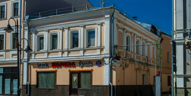 В Москве незаконно реконструировали усадьбу начала XX века — у нее появилась мансарда