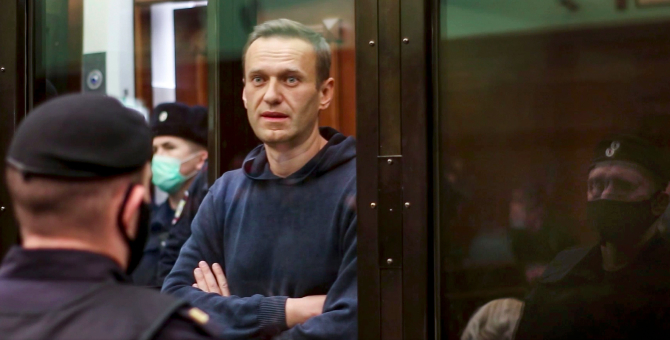 В день вынесения приговора Алексею Навальному в Москве задержали больше тысячи человек