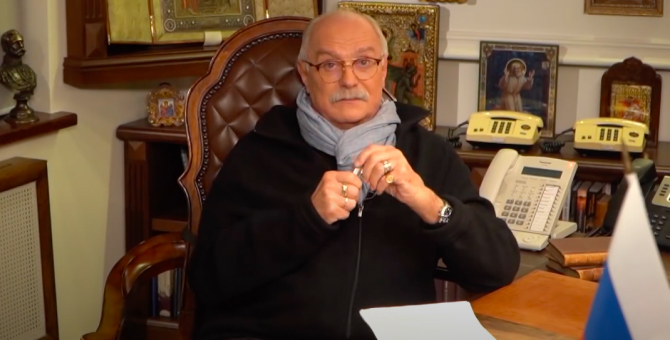 Никита Михалков раскрыл гонорары Александры Бортич, Антона Лапенко и других актеров, поддержавших Алексея Навального