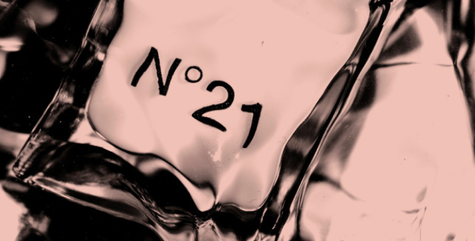 Бренд N°21 запускает бьюти-линию вместе с японской визажисткой Ayako