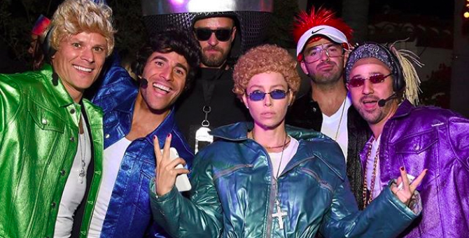 Джессика Бил нарядилась в Джастина Тимберлейка времен 'NSync на Хеллоуин