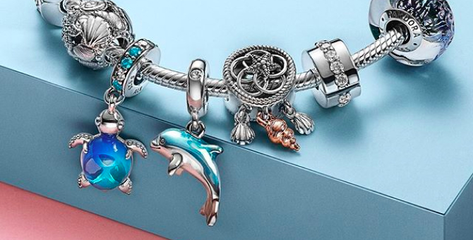 К 2025 году Pandora полностью перейдет на переработанное золото и серебро
