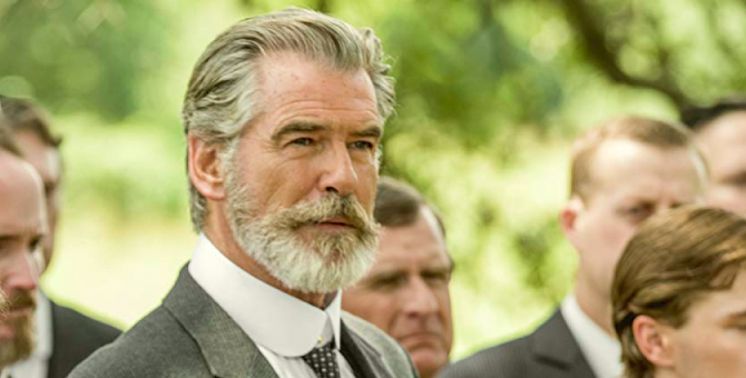 Пирс Броснан сыграет короля в мюзикле о Золушке