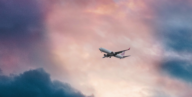 Роспотребнадзор разрешил не ограничивать продажи билетов на авиарейсы половиной мест