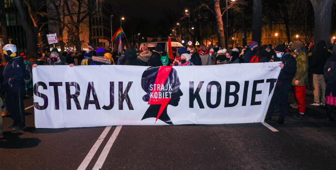 Польские власти ввели запрет на аборты из-за патологии плода