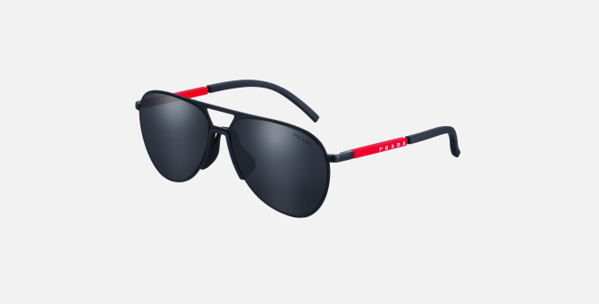 Prada представил новую коллекцию оптики Linea Rossa
