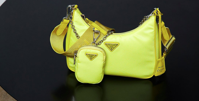 Prada выпустил панамы и сумки из нейлона пастельных оттенков