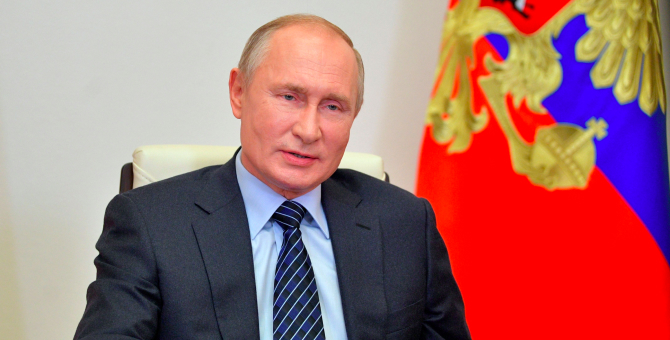 Владимир Путин пообещал не вводить тотальные ограничения ради борьбы с COVID-19