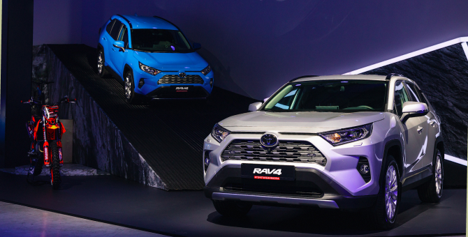 Toyota представила новый RAV4 в Москве