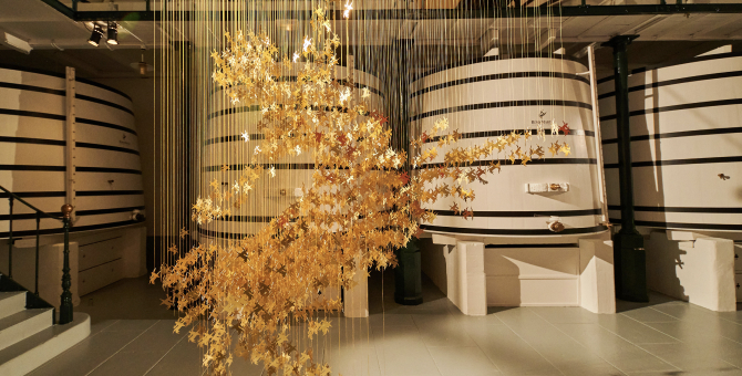 Дизайнер Шарль Кезан создал кинетическую скульптуру для Rémy Martin