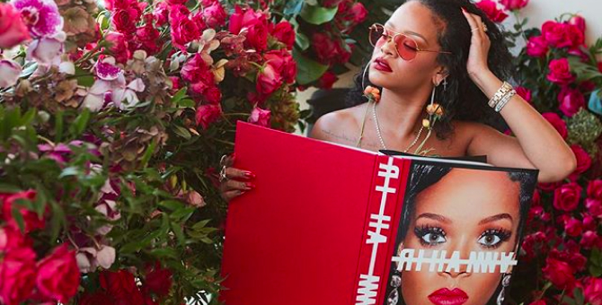 Рианна снялась обнаженной вместе со своей визуальной автобиографией