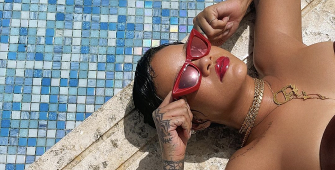 Forbes назвал Рианну самой богатой певицей в мире