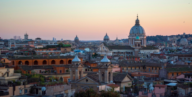 Россия возобновляет авиасообщение с Италией, США и еще шестью странами