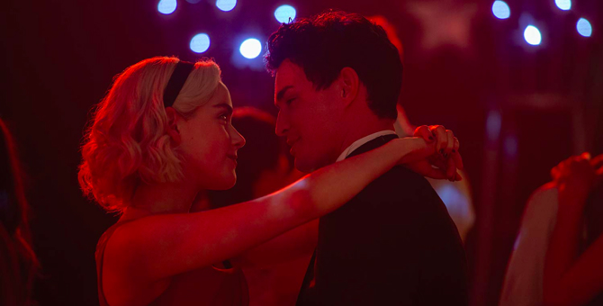 Netflix показал трейлер третьего сезона «Леденящих душу приключений Сабрины»