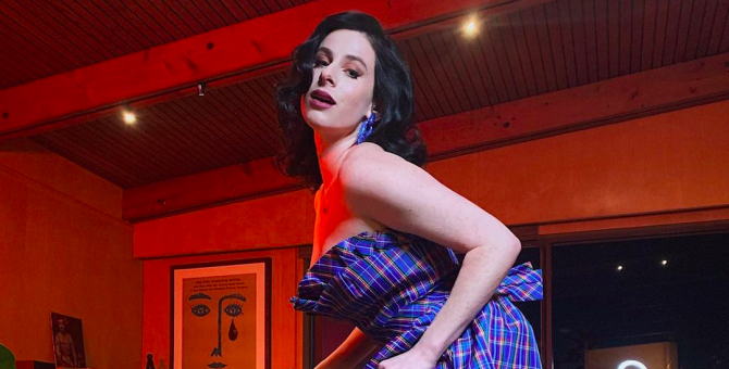 Дочь Стивена Спилберга выпустила дебютный полноформатный альбом