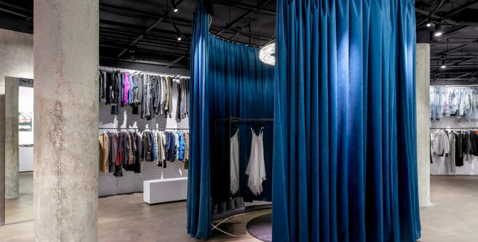 На сайте сервиса Spin появился раздел с одеждой и аксессуарами для аренды