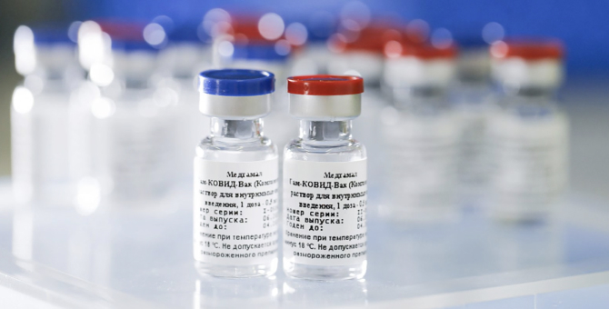 ВОЗ приостановила одобрение вакцины «Спутник V»