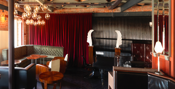 В баре «Стрелка» пройдет распродажа винтажной мебели