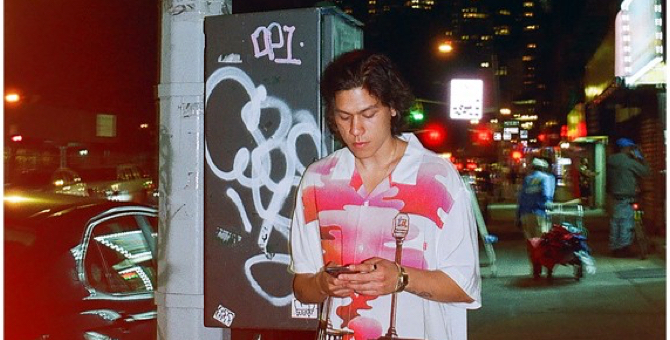 Supreme выпустил коллекцию, вдохновленную The Velvet Underground