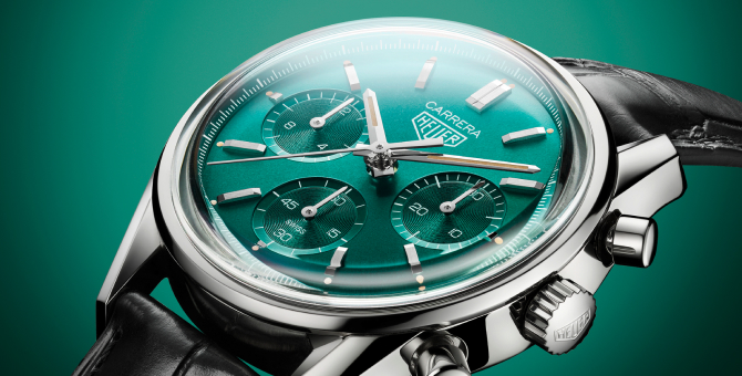 TAG Heuer представил часы Carrera с циферблатом бирюзового оттенка