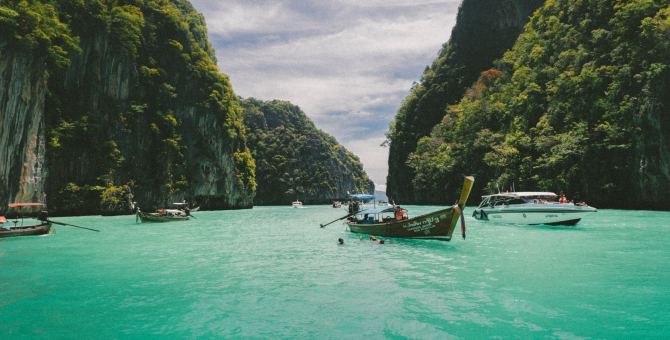 С июля Таиланд отменит карантин для прибывающих на Пхукет туристов с прививками
