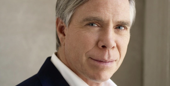 Томми Хилфигер получит почетную премию Fashion Awards